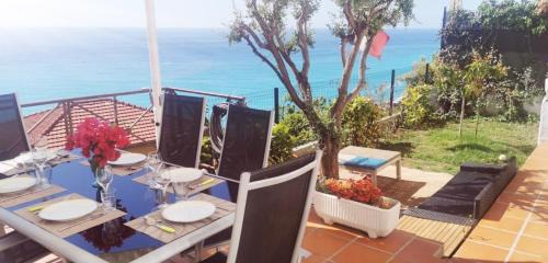 Roquebrune-Cap-Martin Apartment | Vue magnifique, piscine privée chauffée et sauna à 10min de Monaco