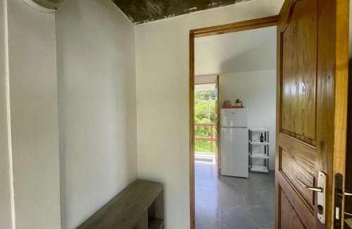 Sainte-Anne Apartment | Vue Mer Partielle, au Calme, Plages à 10 min, Parking gratuit