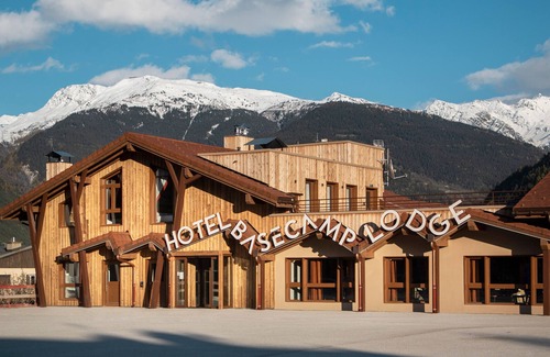 Bourg-Saint-Maurice Apartment | Vue Montagne! Chambre Cosy avec Wi-Fi + TV | By LeaveTown