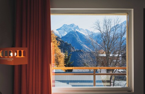 Les Deux Alpes Apartment | Vue Montagne + Balcon! Chambre Confortable avec TV | By LeaveTown