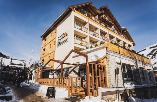 Les Deux Alpes Apartment | Vue Montagne + Balcon! Chambre Confortable avec TV | By LeaveTown