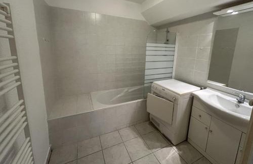 Carces Apartment | Vue sur le Bessillon