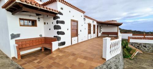 San Simon House | VV La Casita de Nina "by henrypole home"
