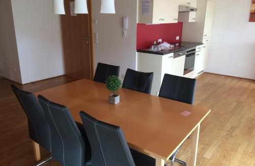 Warth Bed & Breakfast | Wäldermetzge Hüttenzimmer und Wohnungen
