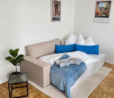 Celle Apartment | W&D living - FeWo Kleines Italien mit Parkplatz und Balkon