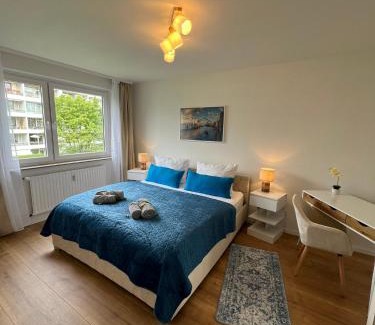 Celle Apartment | W&D living - FeWo Kleines Italien mit Parkplatz und Balkon