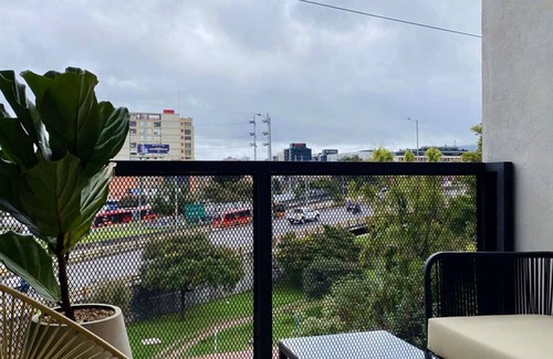 Barrios Unidos Apartment | w Great Loft in Virrey