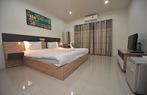Mai Khao Hotel | W Hostel