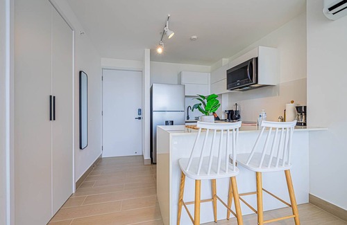 San Francisco Apartment | w Majestic 1BR w Stunning Balcony View