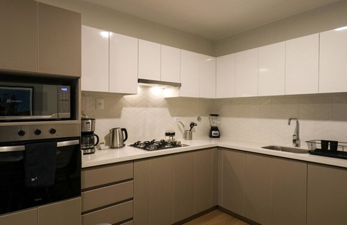 Santa Cruz Apartment | w Majestic 2BR w Balcony in Miraflores