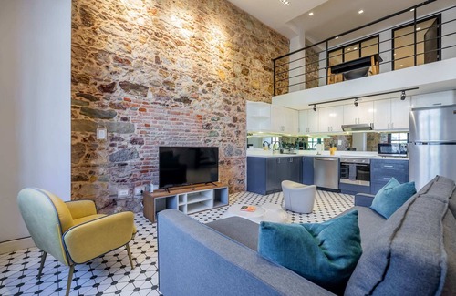 Casco Viejo Apartment | w* | Majestic Duplex in Plaza Catedral