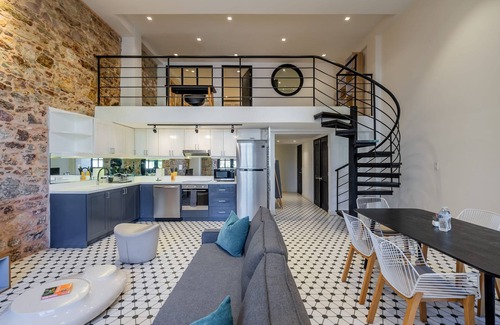 Casco Viejo Apartment | w Modern Duplex in San Felipe