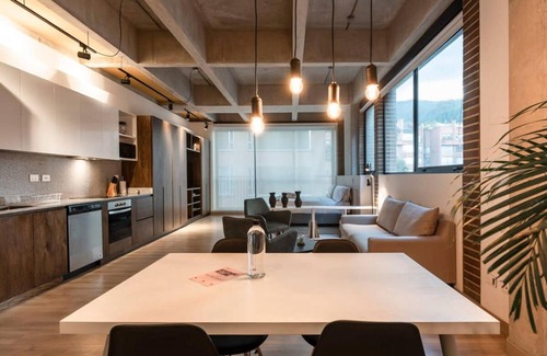 Chico Reservado Apartment | w Modern Loft in Parque 93