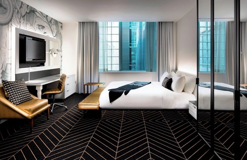 International District Hotel | W Montreal