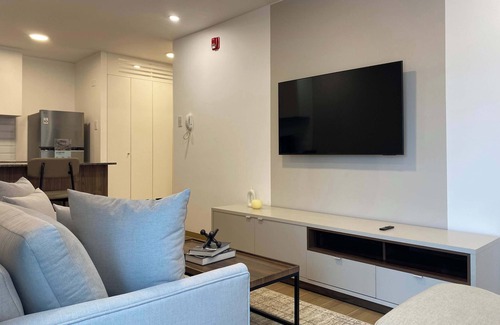 Santa Cruz Apartment | w Refined 1BR in the Heart of Miraflores
