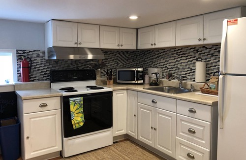 West Seattle House | W. Seattle Beach Hideout. Relaxing, Private, wifi. Msg host for 30 day special!