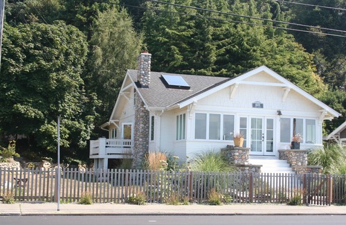 West Seattle House | W. Seattle Beach Hideout. Relaxing, Private, wifi. Msg host for 30 day special!
