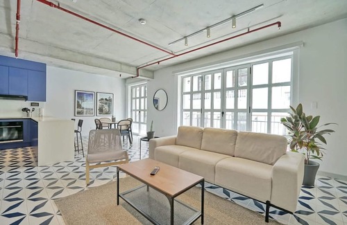 Casco Viejo Apartment | w Spectacular 2BR in Plaza Herrera