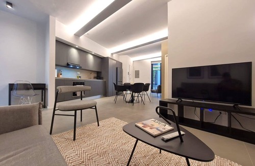 Panama City Apartment | w Sunny 2BR With Rooftop Pool In Casco Antiguo