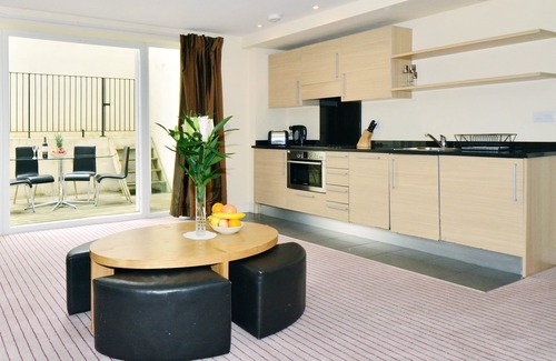 Hammersmith Broadway Apartment | W6 Hotel Hammersmith