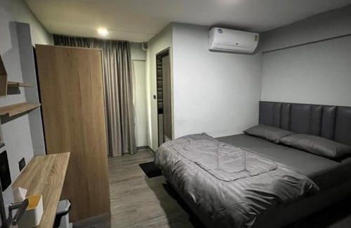 Phra Khanong Nuea Hotel | W71