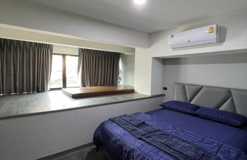 Phra Khanong Nuea Hotel | W71