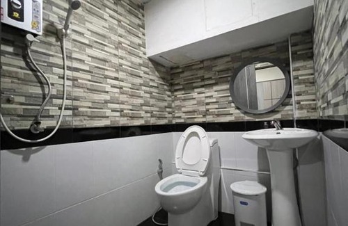 Phra Khanong Nuea Hotel | W71