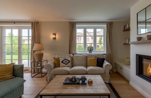 Oldsum House | Waaster Bob