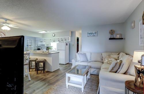 Garden City Apartment | Waccamaw Condo - Unit 6