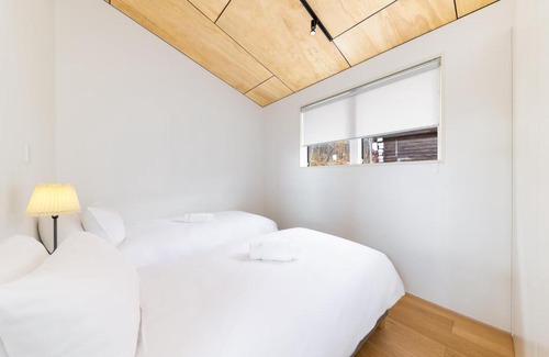 Hokujo Ski Chalet | Wadano Hill Chalet by HHG