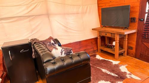 Campos do Jordao Ski Chalet | Wagon Cella faroeste com Spa em Campos