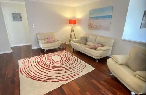 Broadwater House | Wagon Holiday Home