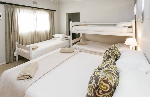 Beaufort West House | Wagon Wheel Country Lodge