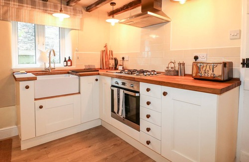 Middleton Cottage | WAGS COTTAGE, family friendly, with open fire in Wirksworth