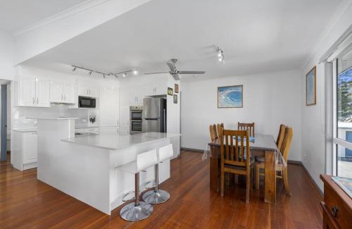 Banksia Beach House | Wagtail on Banksia