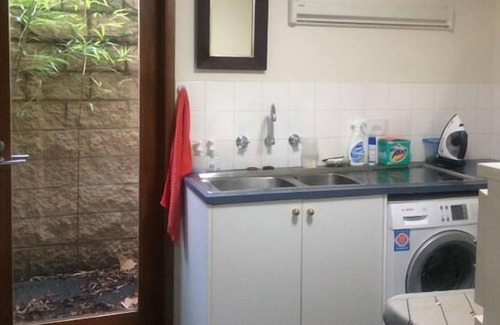 Carlton House | Wahroonga - in Central Carlton