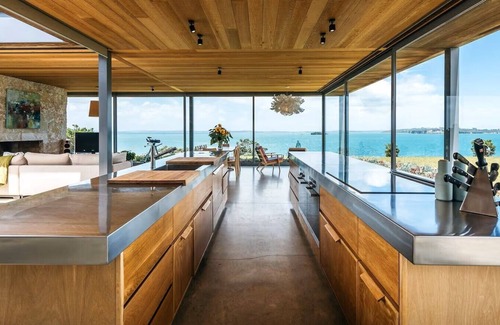 Oneroa Villa | Waiheke Island Coastal Retreat