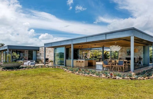 Oneroa Villa | Waiheke Island Coastal Retreat