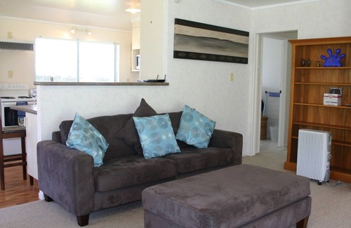 Waihi Beach Cottage | Waihi Getaway - Waihi Beach Holiday Home