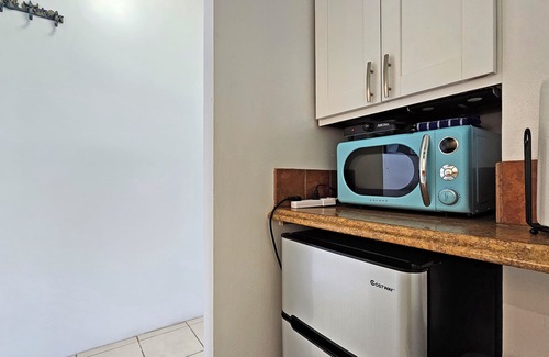 Waikiki Apartment | 𝐖𝐀𝐈𝐊𝐈𝐊𝐈 6ᵀᴴ Floor Studio w/Balcony — WAIKIKI GRAND HOTEL® 615