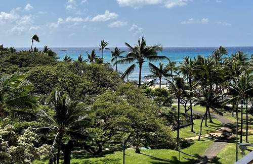 Waikiki Apartment | 𝐖𝐀𝐈𝐊𝐈𝐊𝐈 6ᵀᴴ Floor Studio w/Balcony — WAIKIKI GRAND HOTEL® 615