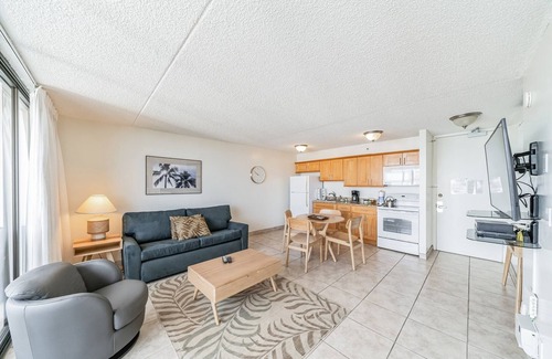 Waikiki Condo | Waikiki Banyan Condo With Panoramic 37th Floor Ocean Views by Koko Resort Vacation Rentals