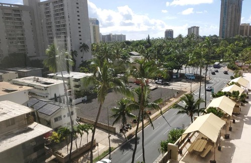 Waikiki Apartment | Waikiki beach cozy studio no resort fee