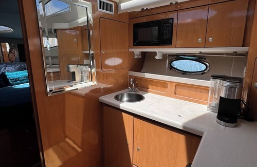 Waikiki Boat Rental | Waikiki Luxury Live-aboard