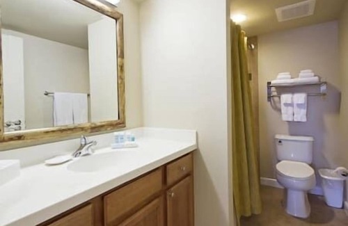 Waikiki Resort | Waikikian Beach Walk Resort & Spa, Hot Tub, Beach!