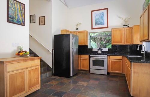 Honokaa House | Waipio Botanical Gardens in the heart of Waipio with waterfall & beach access!