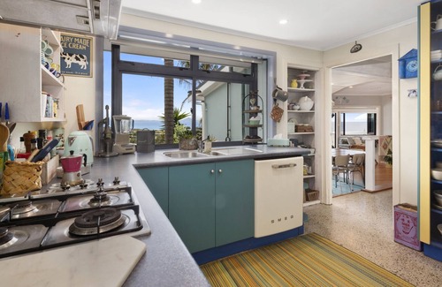 Waipu Cove House | Waipu Cove Palm Cottage - Waipu Cove Holiday Home