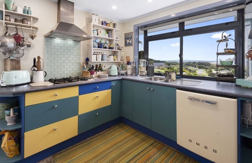 Waipu Cove House | Waipu Cove Palm Cottage - Waipu Cove Holiday Home