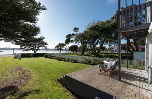 Paihia House | Wairangi Beach Cottage - Paihia Beach House