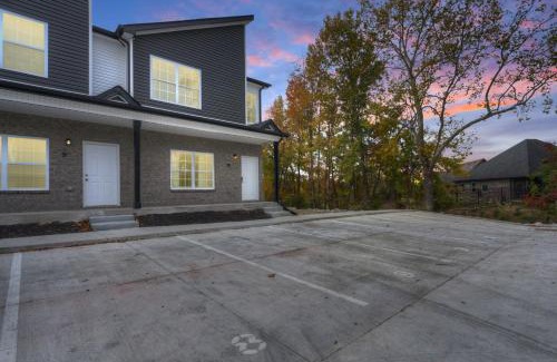 Clarksville House | Waiting to Excell